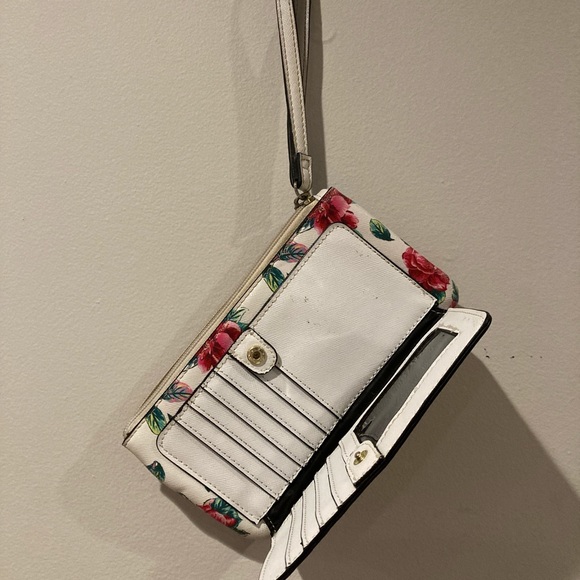 Floral Guess wristlet - Picture 2 of 3